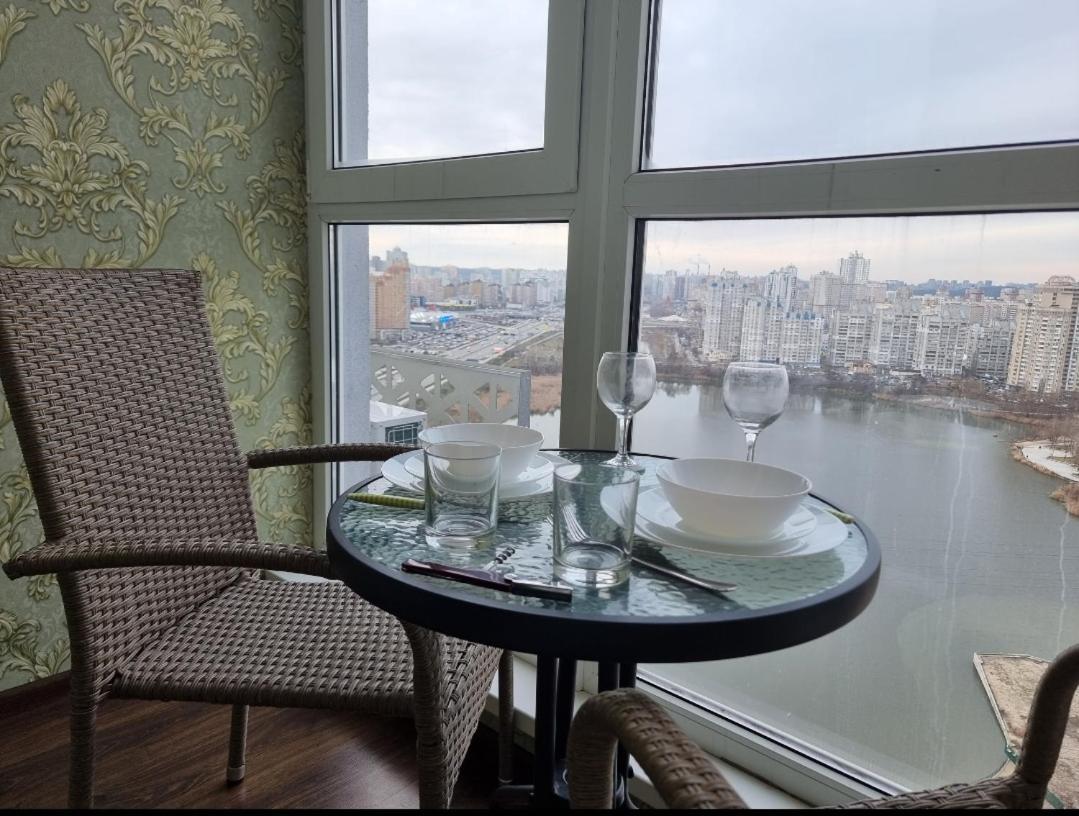 Your! Panoramic View Of The Lake! Kyiv Exterior photo